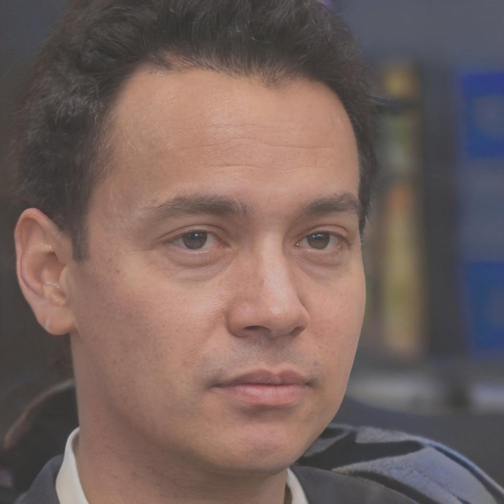 Портрет Азамата Жумагалиева, ведущего специалиста по МСФО